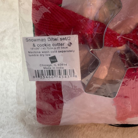 Home Basics Red Chef Set with Cookie Cutter - Picture 2 of 3